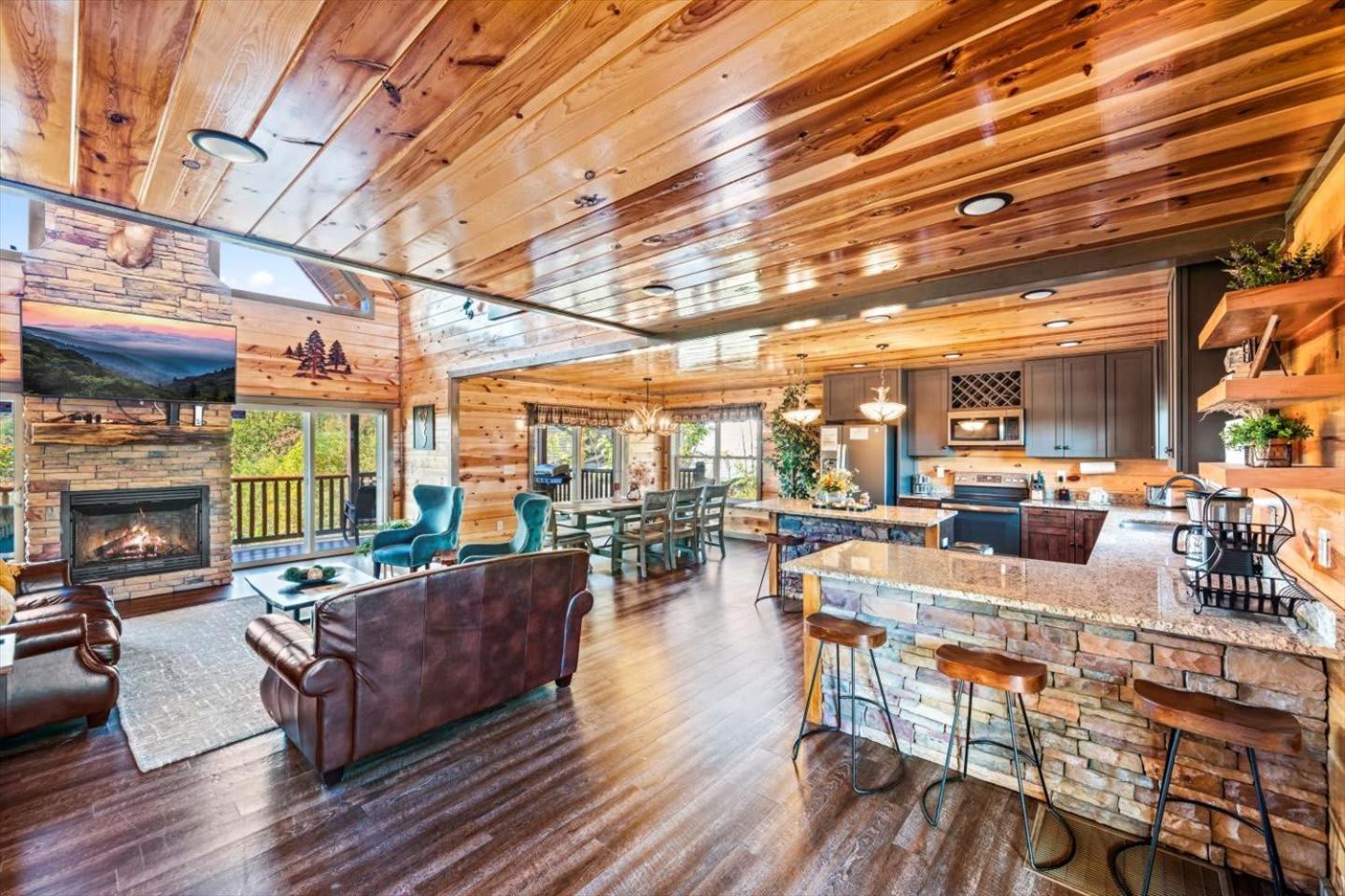 Indoor Pool, Volleyball Beach, Mountain View, Luxury ガトリンバーグ エクステリア 写真